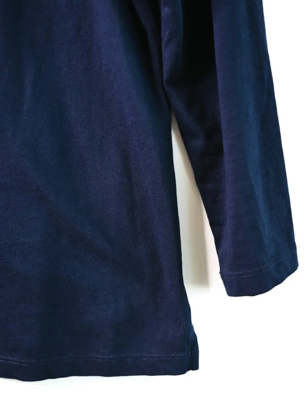 LOFT Outlet Navy Long Sleeve Shirt with 4 Red Modern Design Apples - Size Small